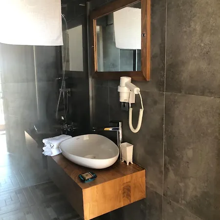 Pirnal Koey Evi * Ayvacik (Canakkale)