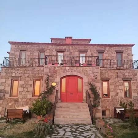Pirnal Koey Evi Ayvacik