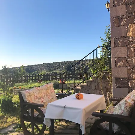 Bed & Breakfast Pirnal Koey Evi Ayvacik