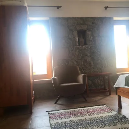 Pirnal Koey Evi Ayvacik