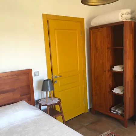 Couette-café Pirnal Koey Evi