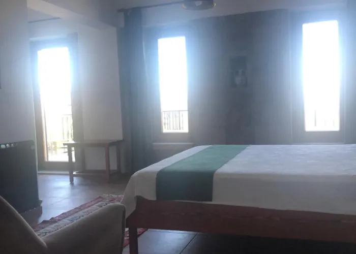 فندق مبيت وإفطار Pirnal Koey Evi