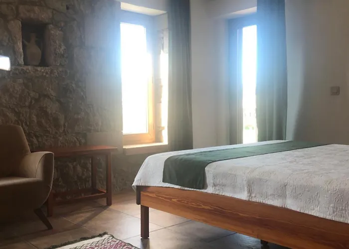 Pirnal Koey Evi Ayvacik (Canakkale)