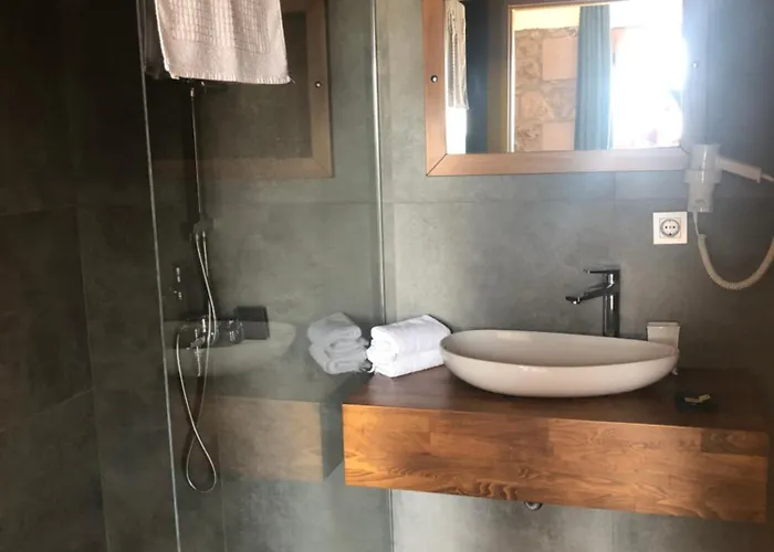 Pirnal Koey Evi Ayvacik (Canakkale)